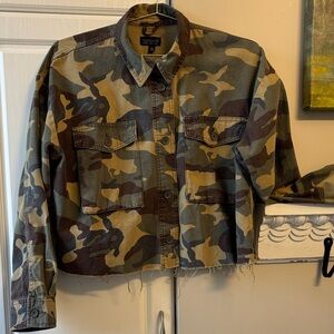 TopShop  camo crop jacket 10. NWOT